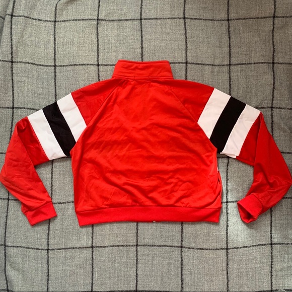 Red cropped jacket - Picture 2 of 5